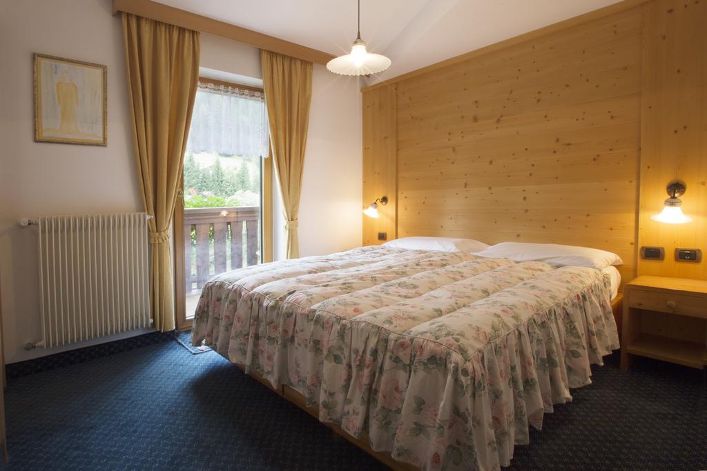 Hotel Al Lago Soraga Eksteriør bilde